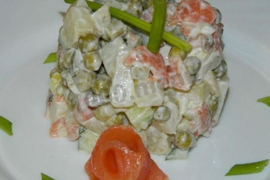 Рецепт салата оливье с семгой и огурцом