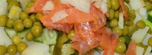 салат оливье с семгой и огурцом. Шаг 8