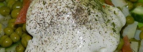 салат оливье с семгой и огурцом. Шаг 9