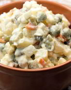 Салат Оливье с солеными огурцами