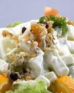 Салат оливье с ветчиной и ананасом