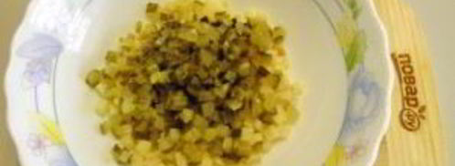 салат оливье в виде петуха. Шаг 4