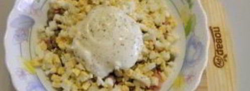 салат оливье в виде петуха. Шаг 7