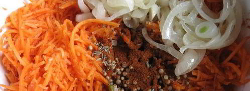 салат из морковки по-корейски, орехов и зелени. Шаг 6