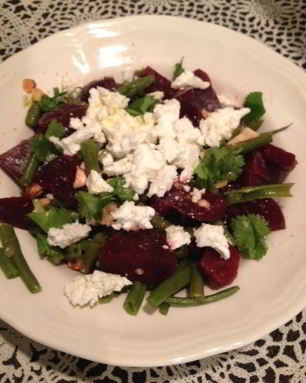 Салат из свеклы со стручковой фасолью