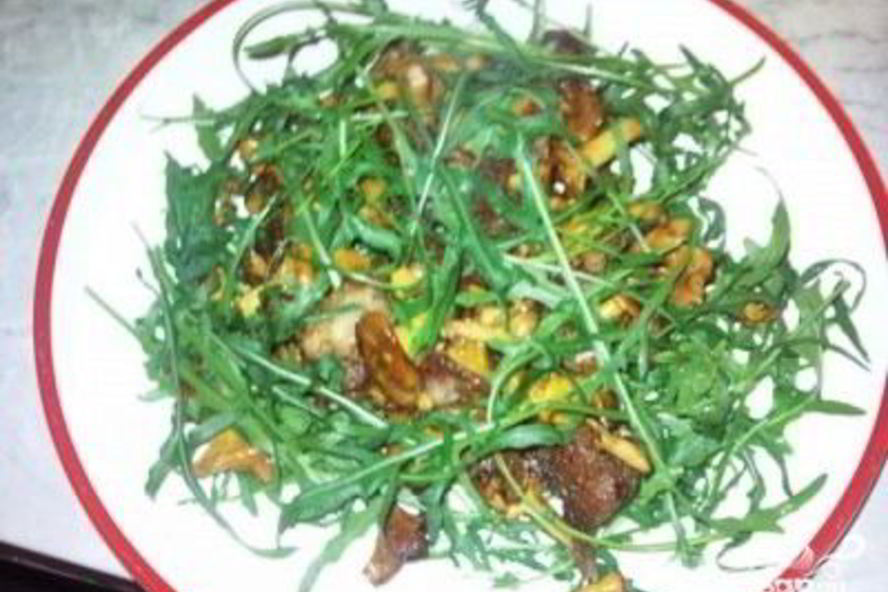 Рецепт салата из жареных лисичек