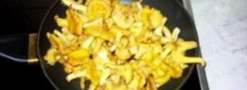 салат из жареных лисичек. Шаг 4