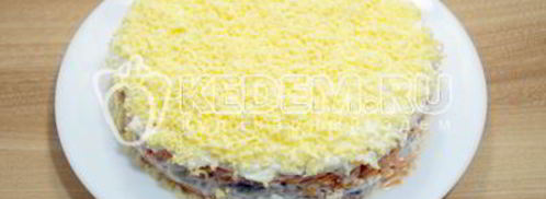 классический салат мимоза. Шаг 10