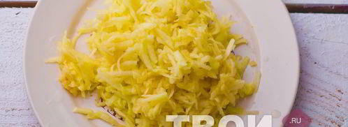 салат мимоза из консервов. Шаг 8