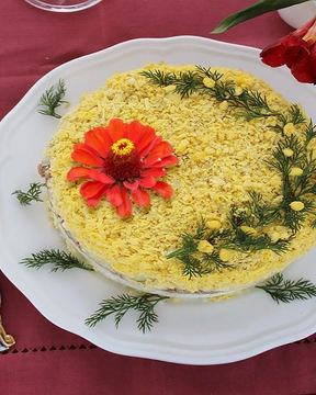 Салат мимоза классический с маслом