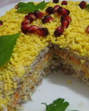 Салат Мимоза с консервой и сыром