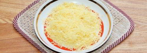 салат мимоза с тунцом и йогуртом. Шаг 7