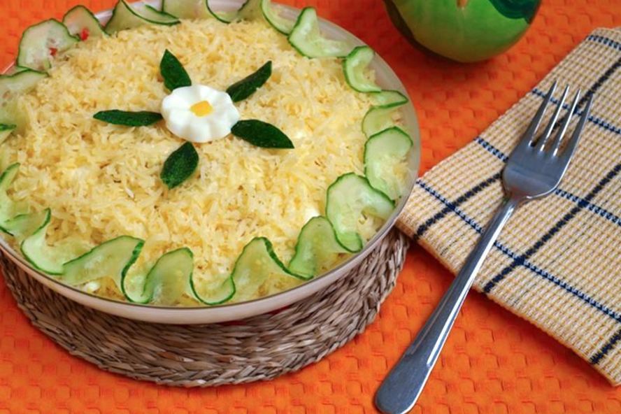 Рецепт салата мужского каприз с маринованным луком