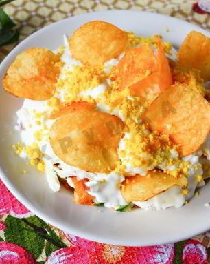 Салат Орхидея с чипсами и ветчиной