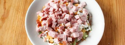 салат орхидея с чипсами и ветчиной. Шаг 6