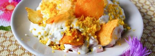 салат орхидея с чипсами и ветчиной. Шаг 8