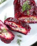 Салат-рулет Сельдь под шубой с сыром