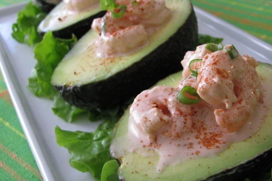 Рецепт салата с креветками и авокадо