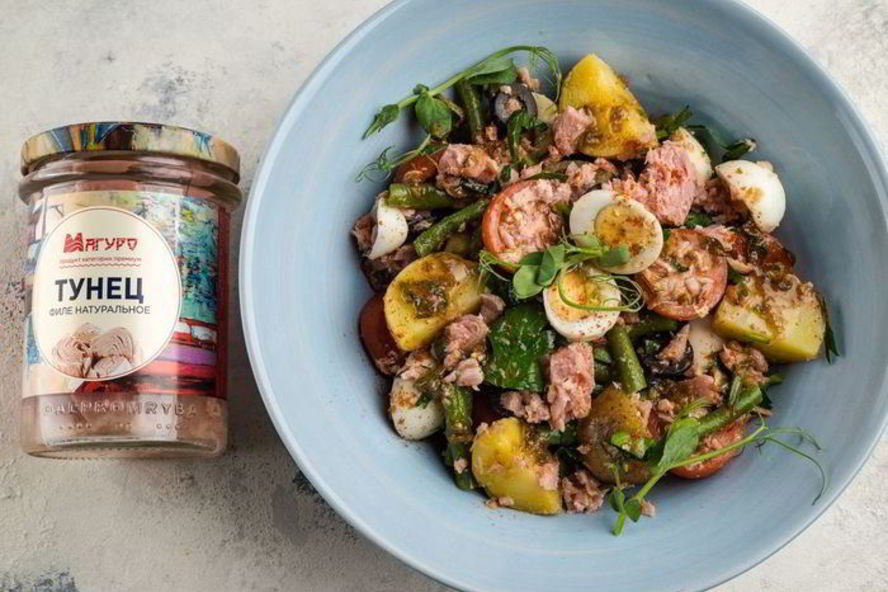 Рецепт салата с тунцом и пряной заправкой