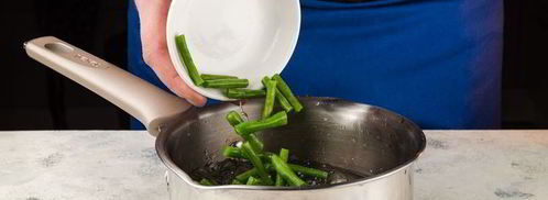 салат с тунцом и пряной заправкой. Шаг 3