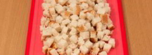 салат с тунцом и сухариками. Шаг 4