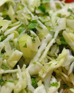 Салат с яблоком и сельдереем