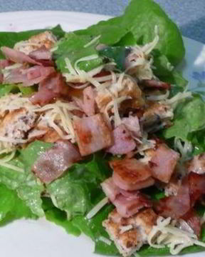 Салат Цезарь с беконом