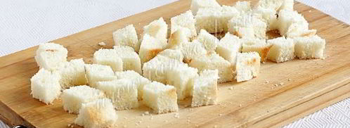 салат цезарь с копченой курицей. Шаг 4