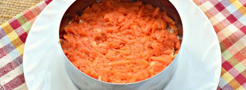 слоеный салат с кальмарами и картофелем. Шаг 4