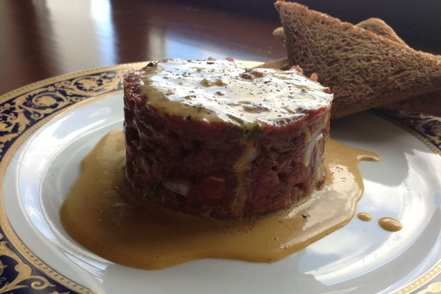 Рецепт тара-тара из говядины с заправкой винегрет из желтков