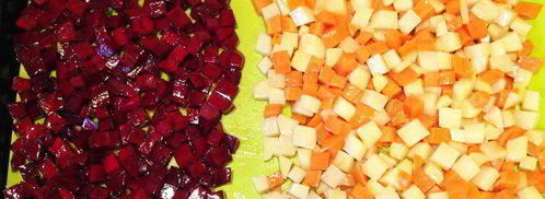 винегрет из запеченных овощей с копченой курицей. Шаг 3