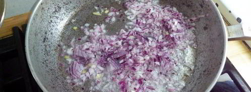 соус для пиццы на помидорах и луке. Шаг 3