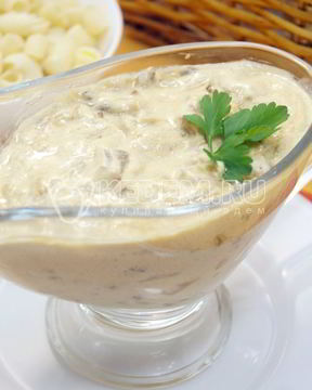 Соус из сухих грибов со сметаной