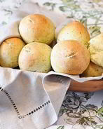 Булочки с соусом Песто