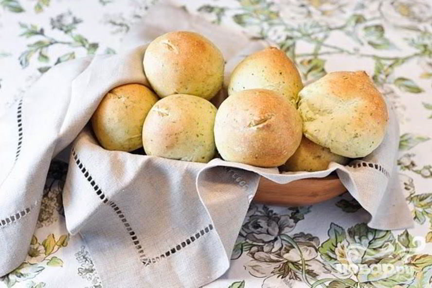 Рецепт булочек с соусом песто