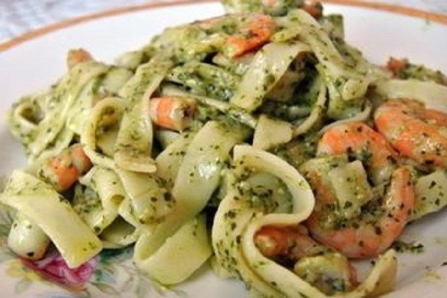 Рецепт фетучини аль денте с соусома песто и креветками