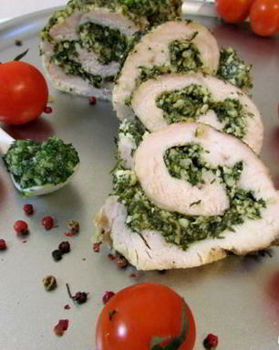 Филе индейки с соусом песто из укропа