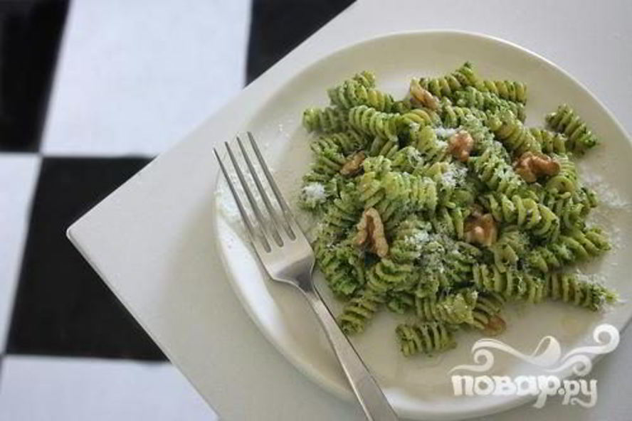 Рецепт пасты с соусом песто из капусты кале и грецких орехов