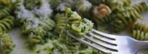 паста с соусом песто из капусты кале и грецких орехов. Шаг 8