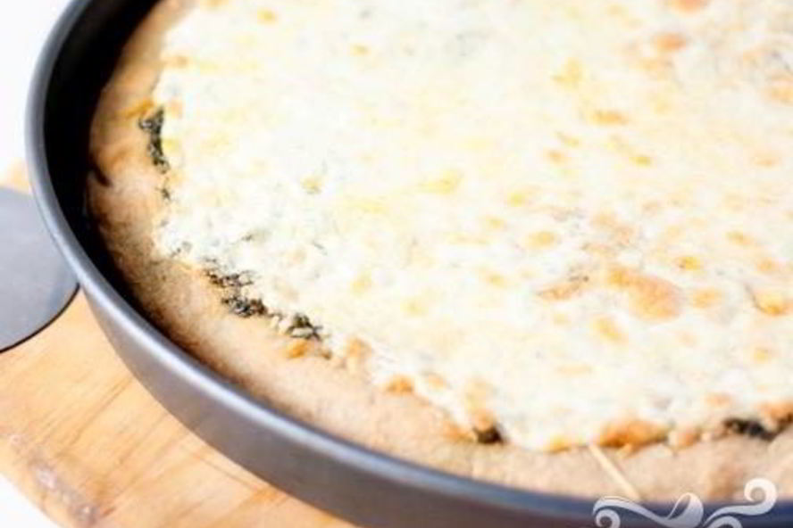 Рецепт пиццы три сыра с соусом песто