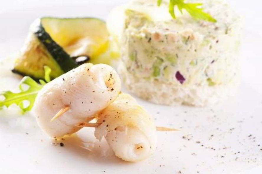 Рецепт рулетов из камбалы с соусом песто