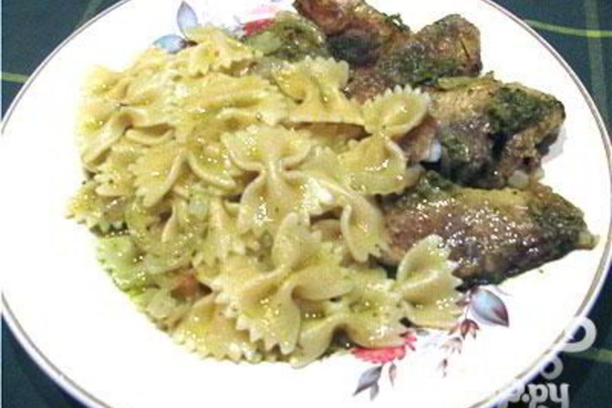 Рецепт рыбы под соусом песто в горшочках