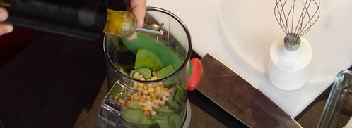 сибас, запеченный с соусом песто. Шаг 3