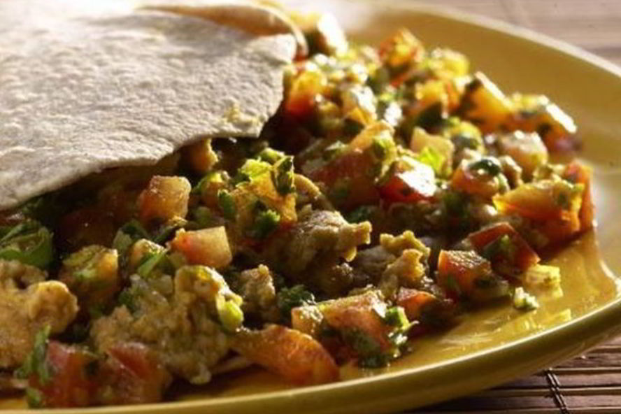 Рецепт лепешки с яйцом и соусом сальса