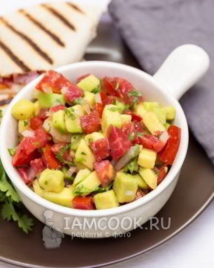 Сальса из авокадо с помидорами