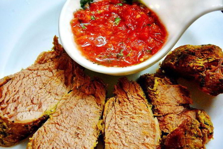 Рецепт свиной вырезки маринованной в кинзе и томатная сальса