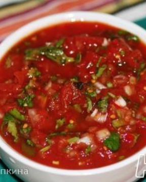 Томатная сальса с кинзой и луком