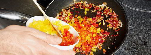 фаршированные кальмары на тартаре из томатов. Шаг 3