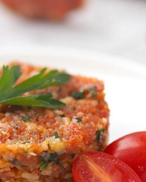 Тартар из Чоризо с сыром и томатами