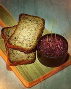 Тартар из говядины с оливковым тапенадом